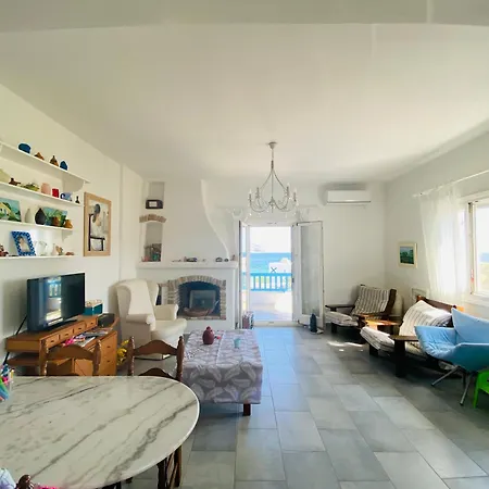 Beachfront Andros Summer * גאווריון