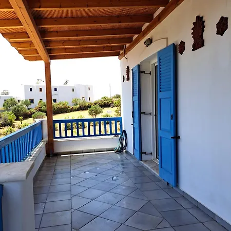 Beachfront Andros Summer Feriehus